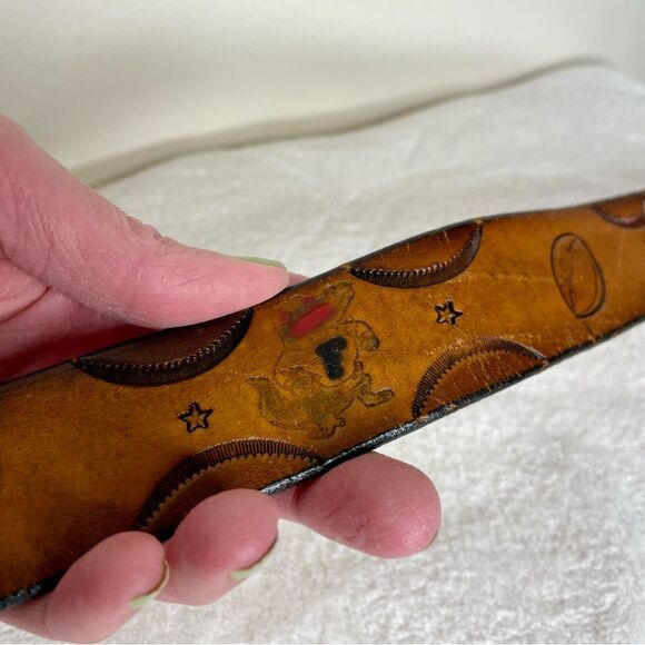 Hand Tooled Leather Belt Florida Gators Football Weathered Handcrafted Brown - Picture 10 of 16